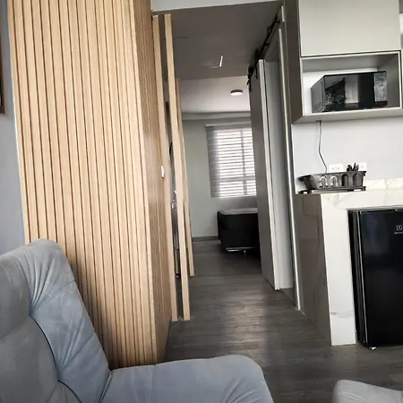King's 401 Apartment